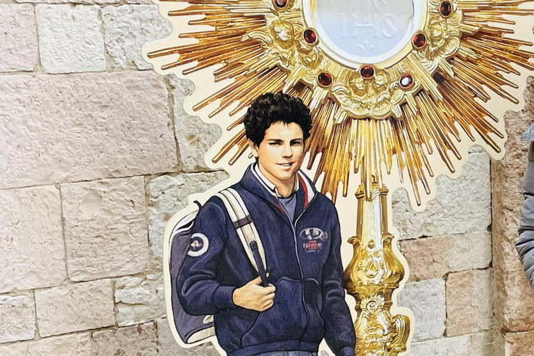 Assisi: Three Saints, St Carlo, Francis & Clare Walking Tour Spanish Tour