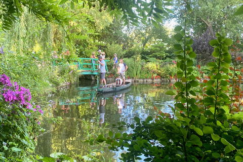 Giverny Versailles Trianon Small Group by Minivan from Paris Giverny Versailles Trianon