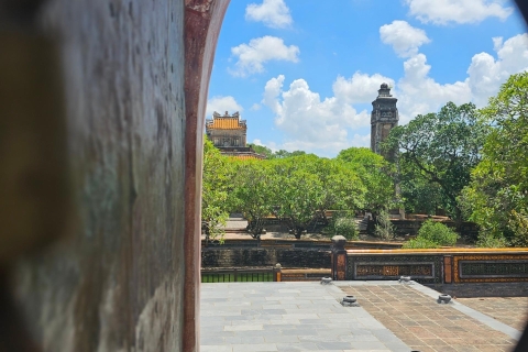 Visite des tombeaux royaux de Hue : Mausolée de Khai Dinh et de Tu Duc