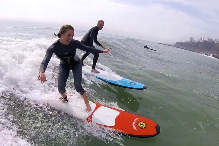 Lima: 2-Hour Surf Lesson in Miraflores Private Surf Lesson