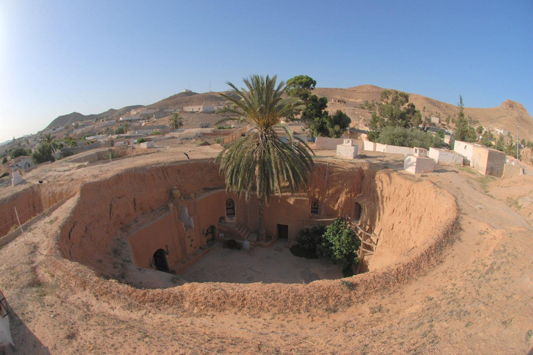 From Djerba: 2-Day Tozeur & Sahara Tour , Oasis & Star Wars