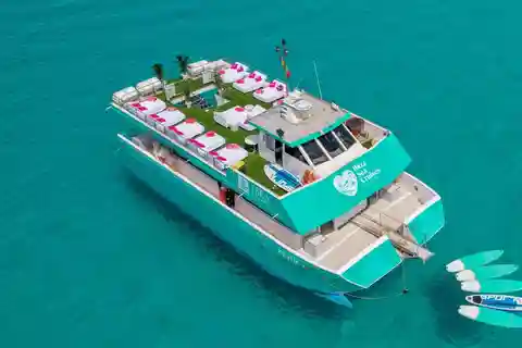 Ibiza: Formentera Full-Day Boat Tour with Lunch & Snorkeling