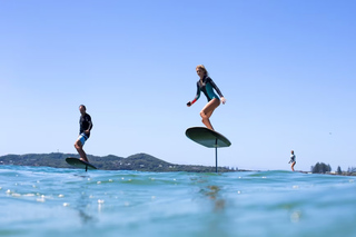Saint Tropez: Surfen lernen mit einem eFoil