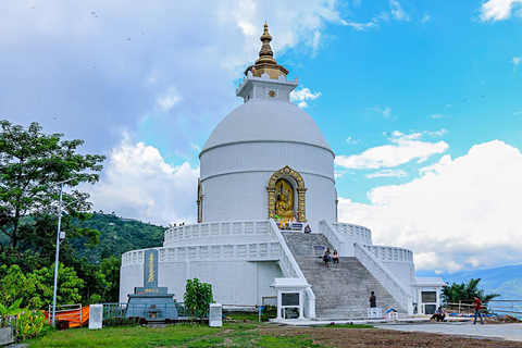 Pokhara: passeio rápido à Stupa da Paz Mundial de carro