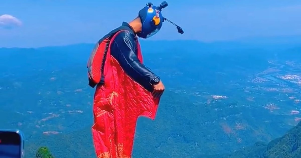 Zhangjiajie: biglietto per Tianmen, funivia e wingsuit | GetYourGuide