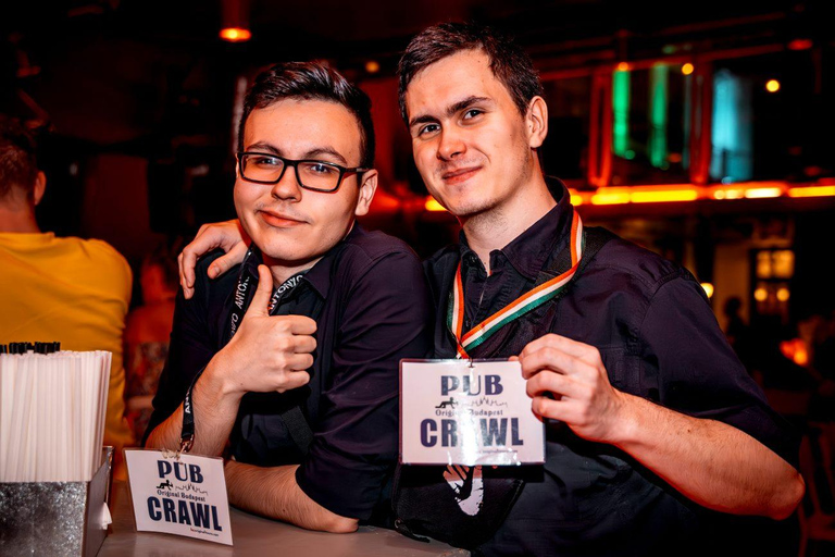 Amsterdam: Original Pub Crawl Party med VIP-entré