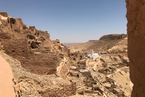 Excursion d'une journée à Tataouine et Chenini depuis Djerba ou ZarzisExcursion d'une journée à Tataouine et Chenini au départ de Djerba