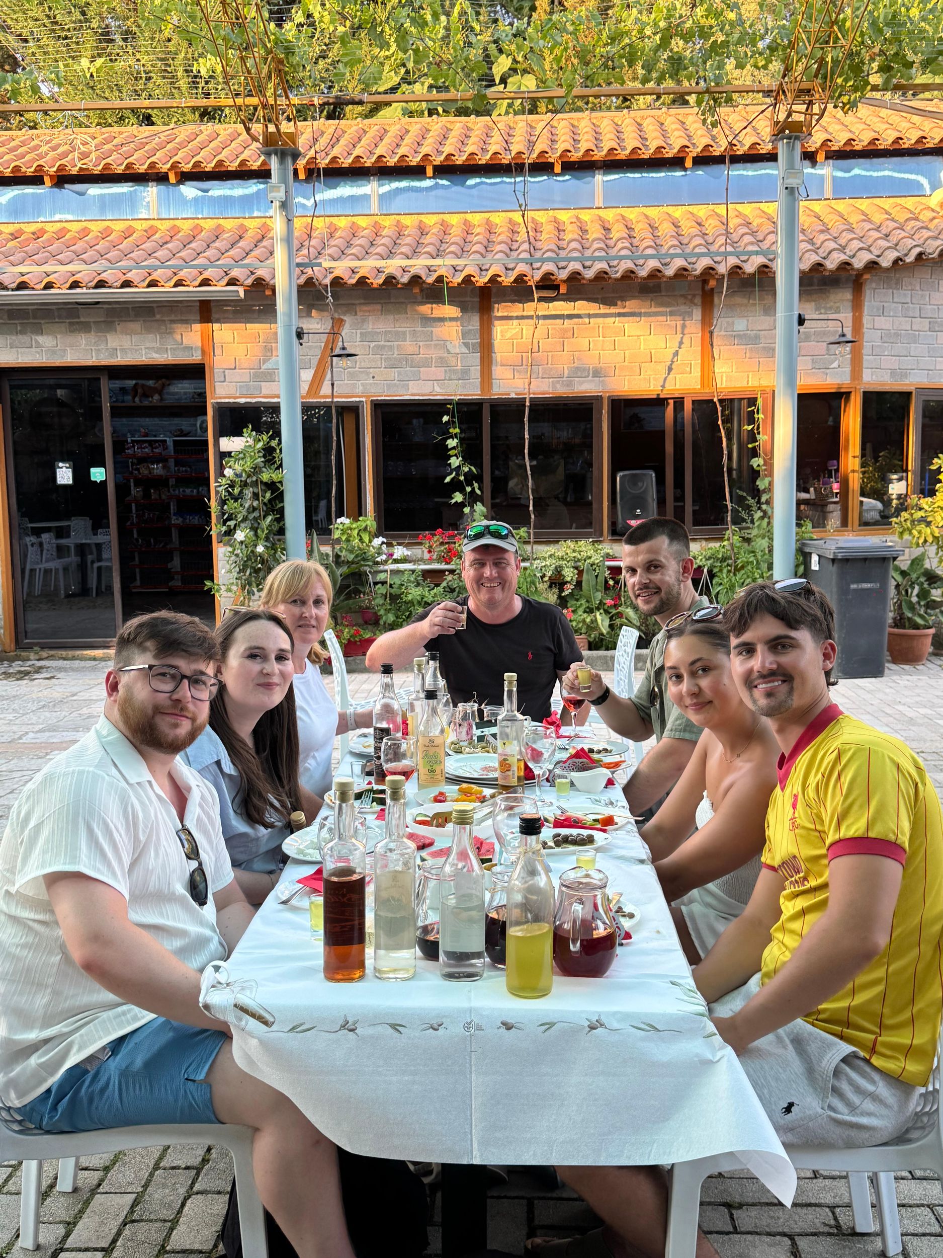 Versteckte Highlights in Saranda: Blauer Augensee, Weinprobe und Sonnenuntergang in Lekursi