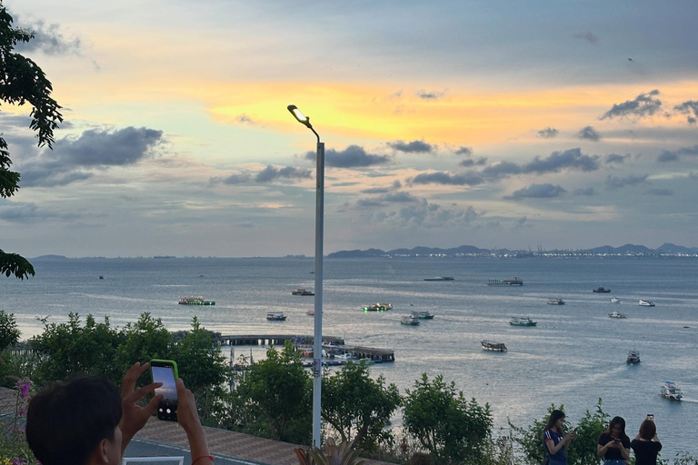 Pattaya: Private City Tour with Temples & Cafés