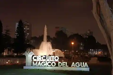 Lima: Magical Water Circuit Tour