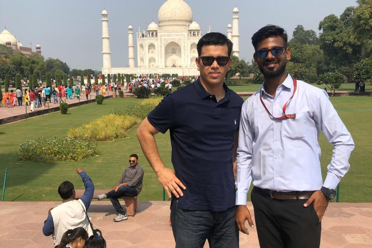 From Delhi: Shared Taj Mahal Guided Tour by Train