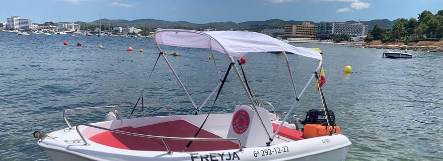 Capitaine de votre bateau – les criques secrètes d'Ibiza • 8h • Aucun permis requis