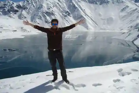 Reservatório de gesso de dia inteiro, Cajon del Maipo