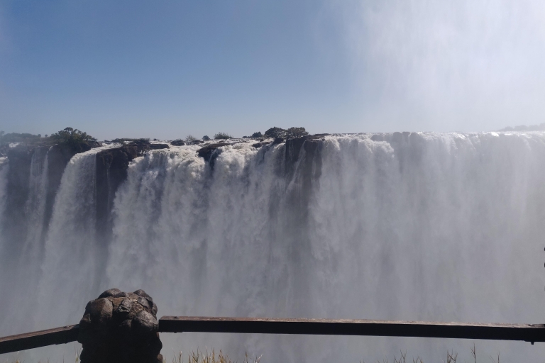 Victoria Falls Erlebe die Wasserfälle und die Kultur.