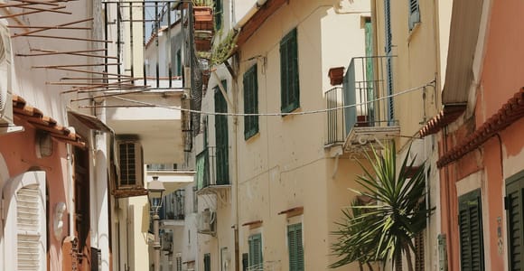 Ischia: boat trip with Grotta Verde and Sant’Angelo