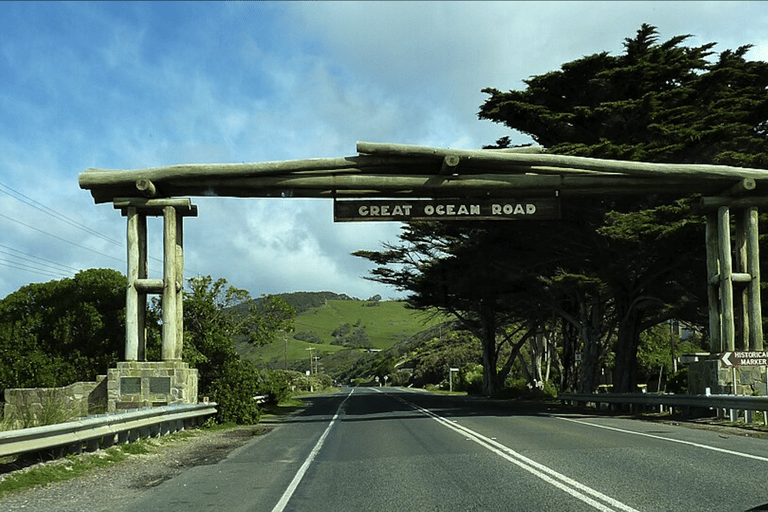 Melbourne: 12 apostles great scenic road helicopter option