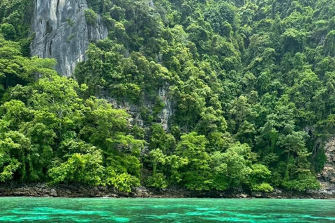 Phuket: Exclusive Trip 2 Days & 1 Night Phi Phi - James Bond