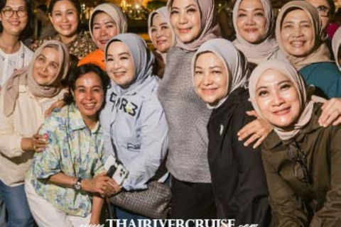 Bangkok: Riverside Faraya Halal Dinner Cruise at Asiatigue