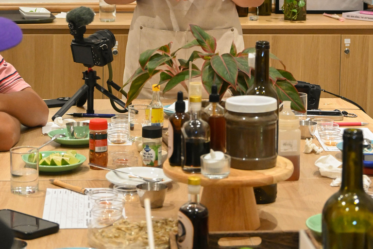 Ho Chi Minhstad: unieke ambachtelijke vissausproeverijHo Chi Minhstad: Een unieke proeverij van ambachtelijke vissaus