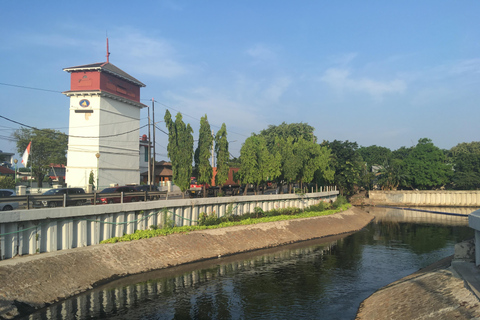 Jakarta Old Town Tour with Batik Workshop