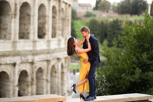 Roma: Colosseo e gemme nascoste Esperienza di servizio fotografico privato