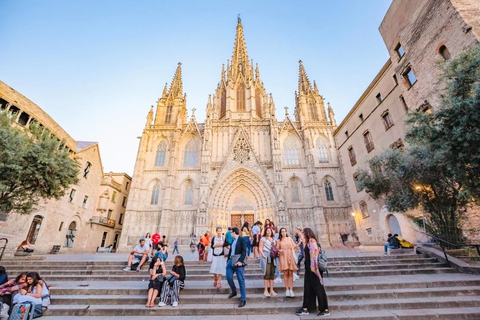 Barcelone : visite à pied de la Sagrada Família et du quartier gothiqueEnglish Guide
