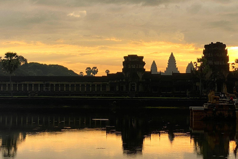 Siem Reap: Angkor Wat Sunrise Private Tours Angkor Wat Sunrise Tours with English speaking tour guide