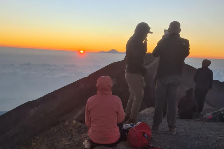 Bali : Mount Agung trekking via Pasar Agung Alles inclusief