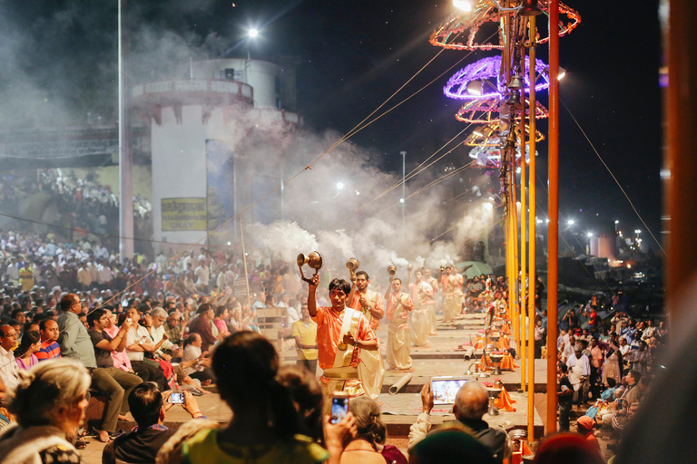 Varanasi. Wschód słońca i poranek w mieście. Wycieczka pieszaWschód słońca i poranna piesza wycieczka po mieście