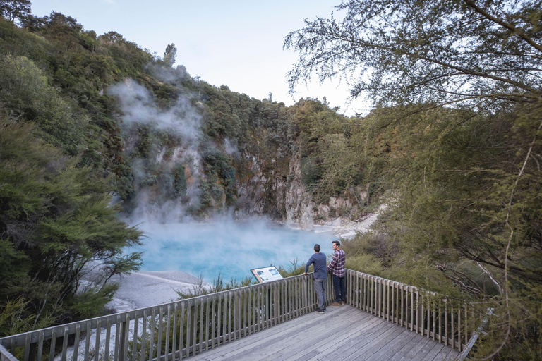 VALLÉE VOLCANIQUE DU WAIMANGU avec croisière en bateau - Circuit de groupe Ex AKL