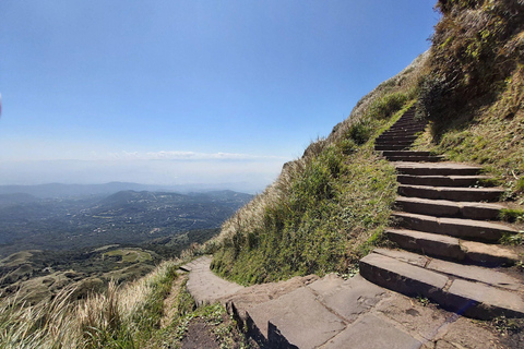 Taipei: Yangmingshan National Park Hiking Day Tour Challenging Route: Mt. Qixing Trail