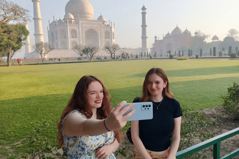 Agra: Private Taj Mahal, Agra Fort & Baby Taj Guided Tour Professional Tour Guide Only