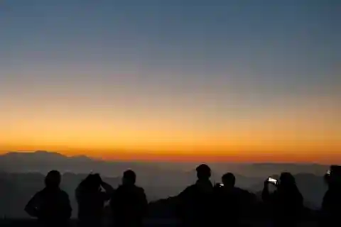 Rishikesh: Kunjapuri Temple Sunrise Trek with Breakfast