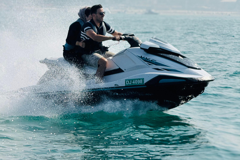 Abu Dhabi: Jet Ski Experience at Radisson Blu 60MIN: Guided Jet Ski Experience at Radisson Blu Abu Dhabi