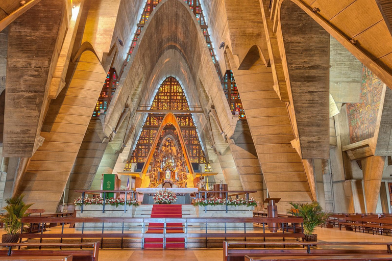 Punta Cana: Higüey Basiliek &amp; Stadsrondleiding met/Lokaal Huisbezoek