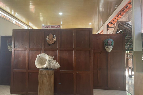 Yogyakarta: o Reino Mataram permanece com o artesanato em prataYogyakarta: Vestígios do Reino Mataram com exposição de prata