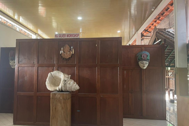 Yogyakarta: o Reino Mataram permanece com o artesanato em prataYogyakarta: Vestígios do Reino Mataram com exposição de prata