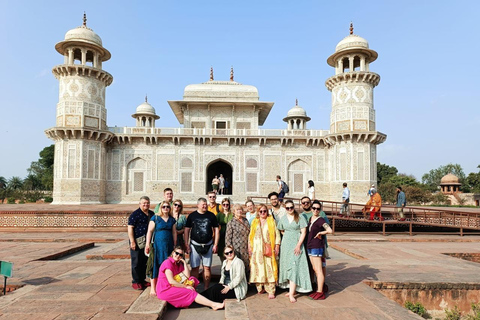 Nueva Delhi: Tour privado en grupo por el Taj Mahal con ticket de entrada