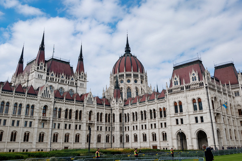 Budapest Highlights Walking Tour: Parliament to Buda Castle