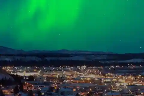 From Whitehorse:4-Day Aurora Viewing Tour with Accommodation