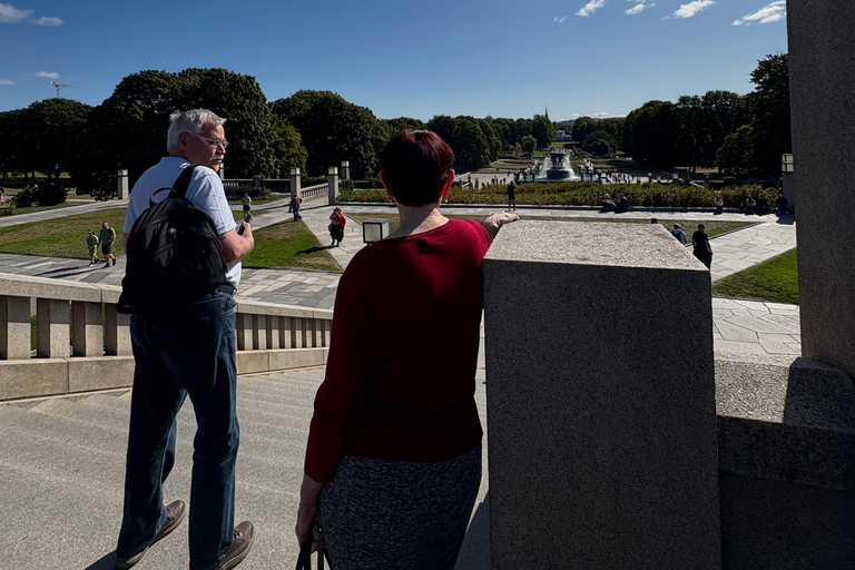 Oslo: tour guidato a piedi del Parco VigelandOslo: tour guidato a piedi nel Parco Vigeland