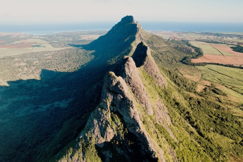 Mauricio: Caminar y escalar la montaña Trois Mamelles