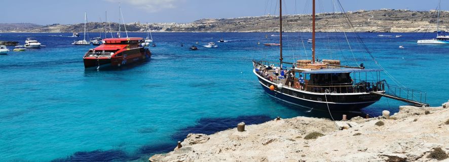 From Sliema or Bugibba: Comino and Gozo Hop-On Hop-Off Ferry