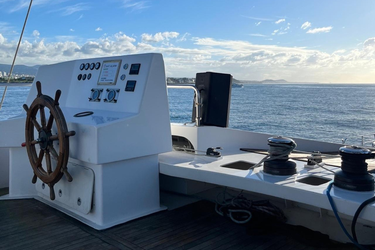 Jeju: Yacht Tour with Optional Sunset or Haenyeo Experience Sunset Tour