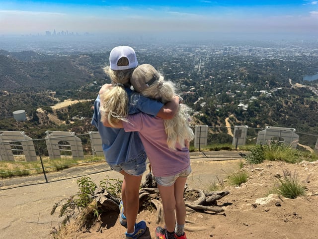 Los Angeles: Front &amp; Back of Hollywood Sign Hike Guided Tour