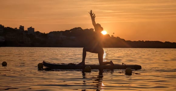 Mallorca: SUP-Yoga-Erlebnis bei Sonnenaufgang