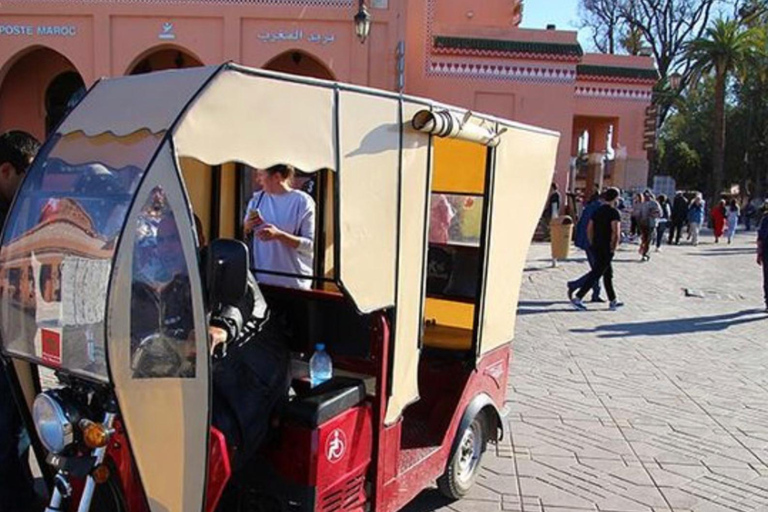 Marrakesh Tuktuk+Gids+Bahia-paleis+Madrassa+ SouksMarrakech Toktok+Gids+Bahia-paleis+Madrassa+ Souks