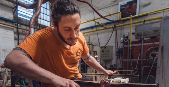 Murano: Beginner Glassblowing Workshop to Make a Vase or Cup