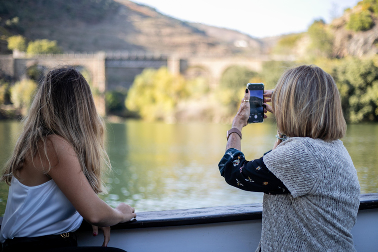 From Porto: Full-Day Douro Valley & Wine Tour with Lunch Douro Valley and Wine | Spanish Commentary