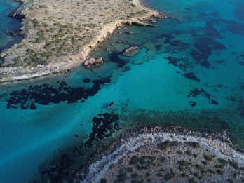 Naousa: Discover Hidden Gems around Paros Boat Tour